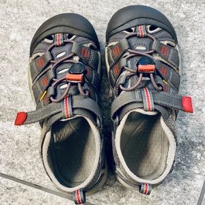 Keen sandals Size 1 US